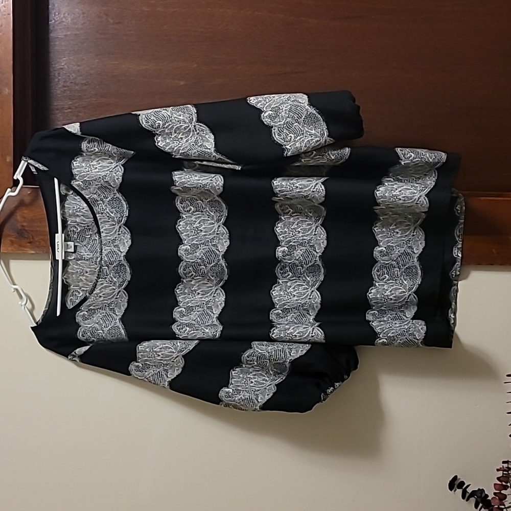 Cato 22/24 W Black White Floral Blouse